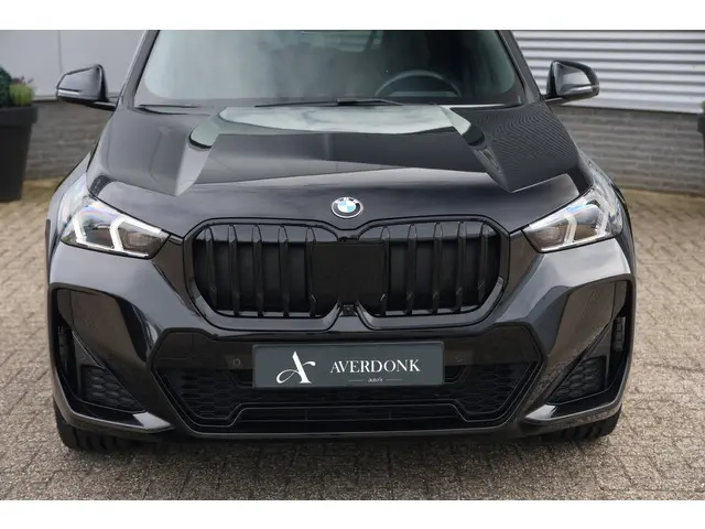 BMW X1 sDrive20i 170pk M-Sport Black Ed. 2023 Benzine 12