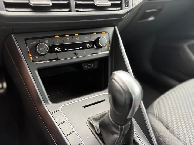 Volkswagen Polo 1.0 TSI Highline Business R 2019 Benzine 17