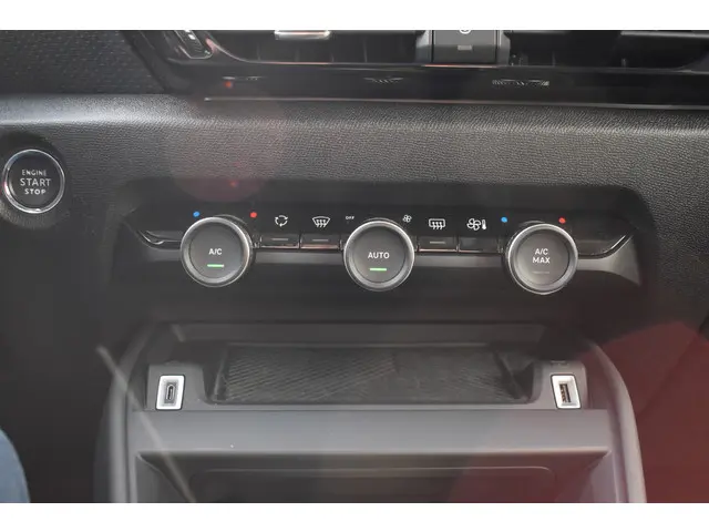 Citroën C4 Puretech EAT8 Business Plus 2021 Benzine 16