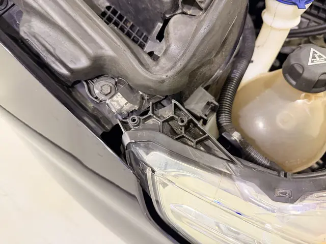 Peugeot 208 HB 1.2 Allure Navi/Clima 2014 Benzine 16