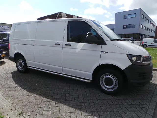 Volkswagen Transporter 2.0 TDI L2H1 104kw/141pk 2016 Diesel 3