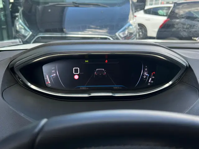 Peugeot 5008 1.2 PureTech Allure 2024 Benzine 27