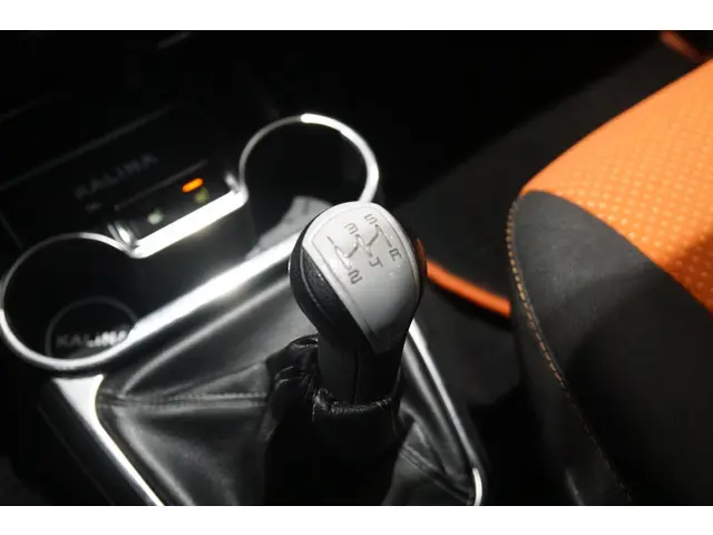 Lada Kalina Cross 2194 2016 Benzine 20