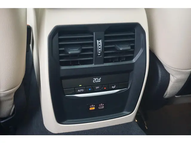 BMW 3 Serie Touring 330e xDrive 2022 Hybride Benzine 25