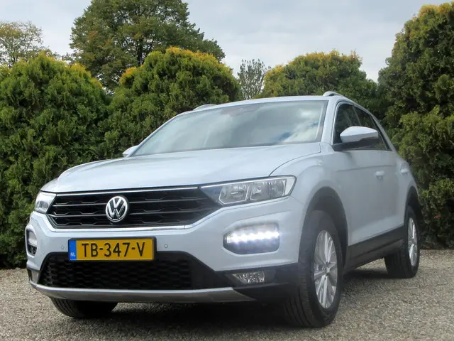 Volkswagen T-Roc 1.0 TSI Style *Navi*ECC* 2018 Benzine 10
