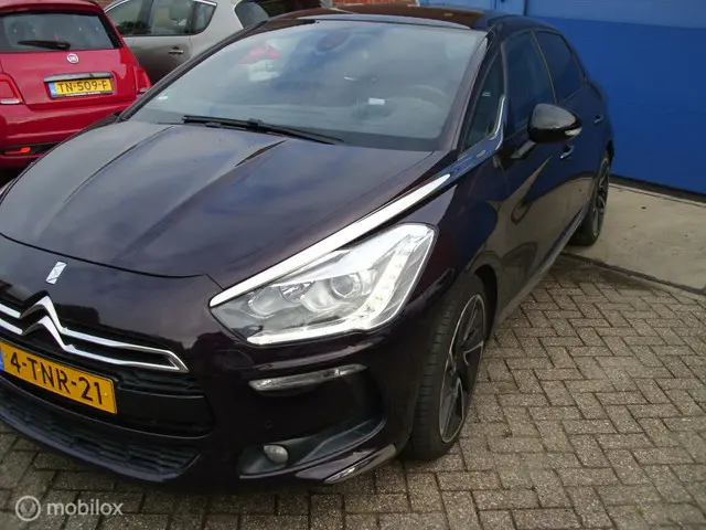 Citroën DS5 1.6 THP Sport Chic 2014 Benzine 24