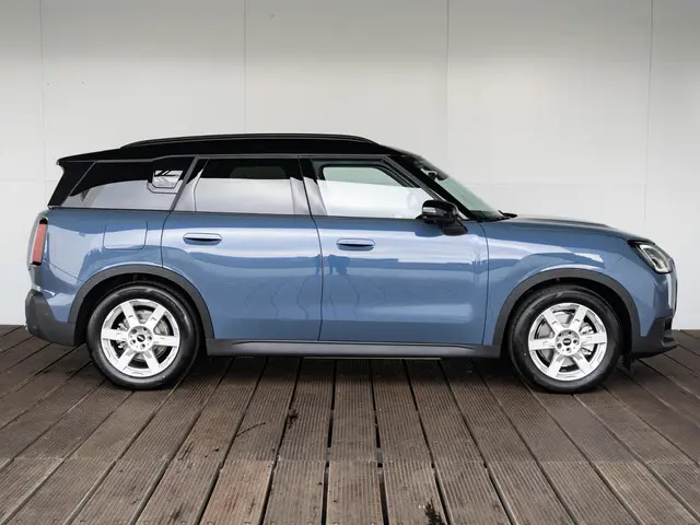 MINI Countryman SE 2025 Elektrisch 4