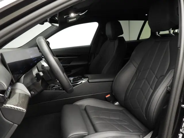 BMW 5 Serie Touring 520d 2024 Diesel 7