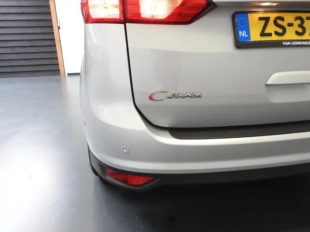 Ford Grand C-Max 1.0 Titanium 7p. 2015 Benzine 24