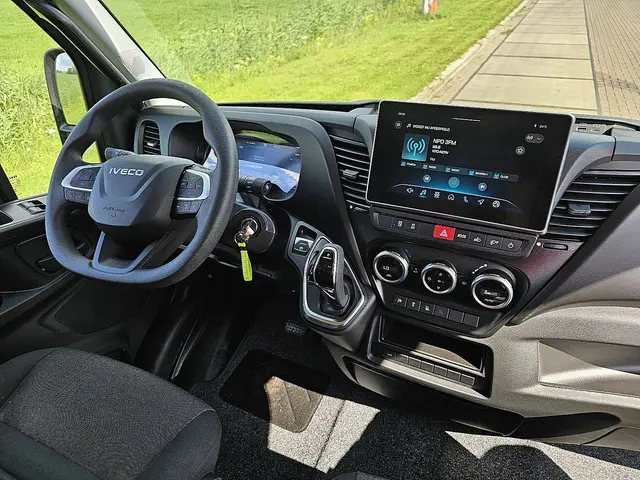 Iveco Daily 35C18 2024 Diesel 8