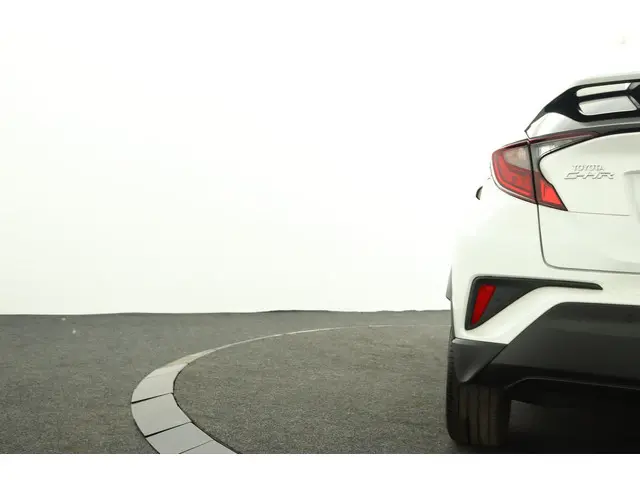 Toyota C-HR 1.8 Hybrid Style 2021 Hybride Benzine 40