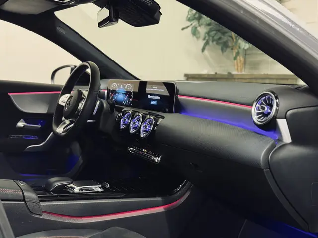 Mercedes-Benz A-Klasse 200 AMG Night 2019 Benzine 23