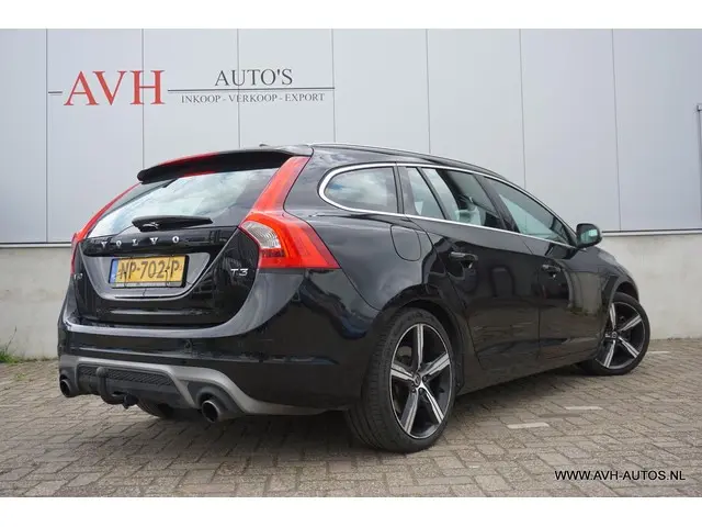Volvo V60 3