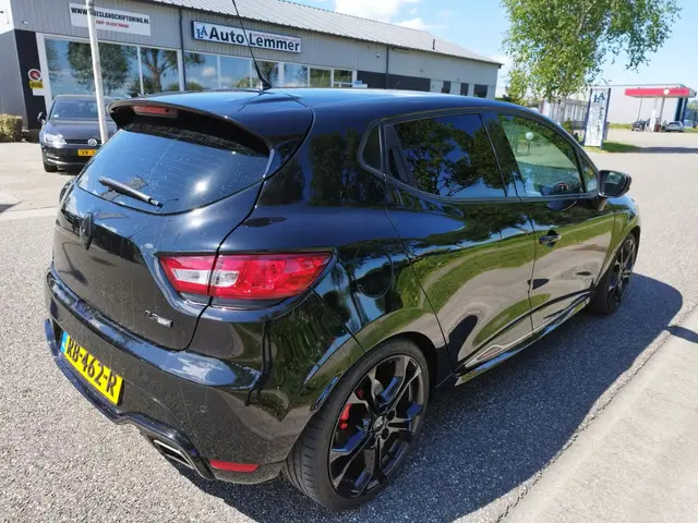 Renault Clio 1.6 R.S. Trophy ** 124.988 KM ** 2016 Benzine 6