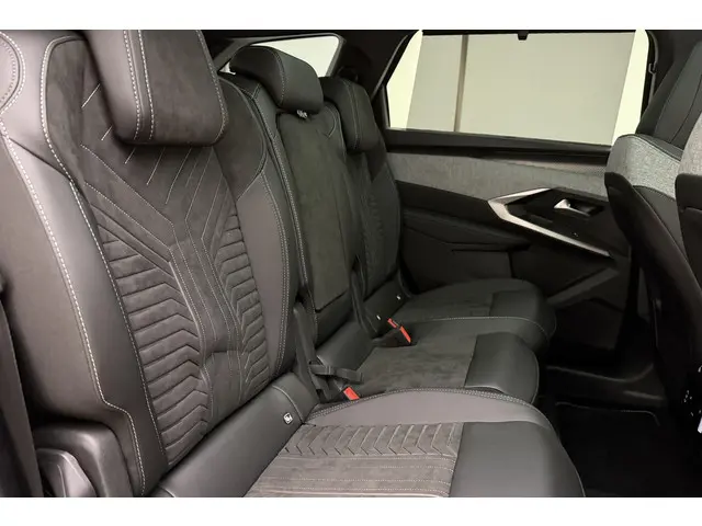 Peugeot 5008 1.2 Hybrid GT 2025 Hybride Benzine 15