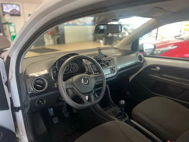 Volkswagen up! 1.0 2021 Benzine 4