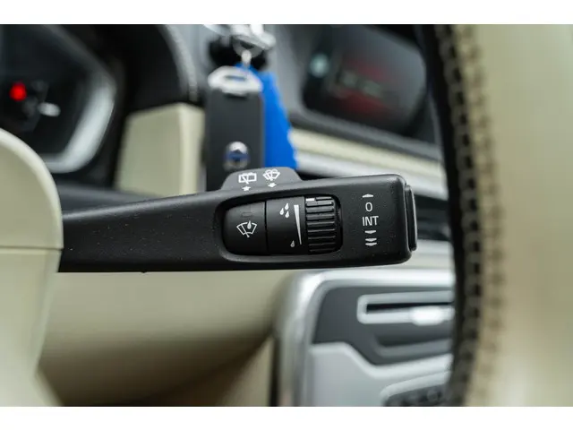 Volvo V70 2.0 T4 Inscription Edition 2015 Benzine 33