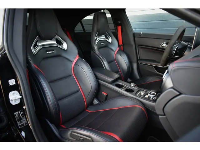 Mercedes-Benz CLA AMG 45 4MATIC 2018 Benzine 17