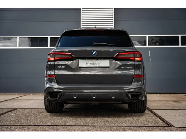 BMW X5 xDrive45e High Executive 2023 Hybride Benzine 5