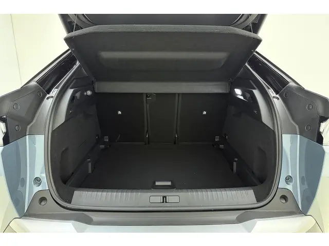 Peugeot 3008 1.2 Hybrid 136 GT 2025 Hybride Benzine 7