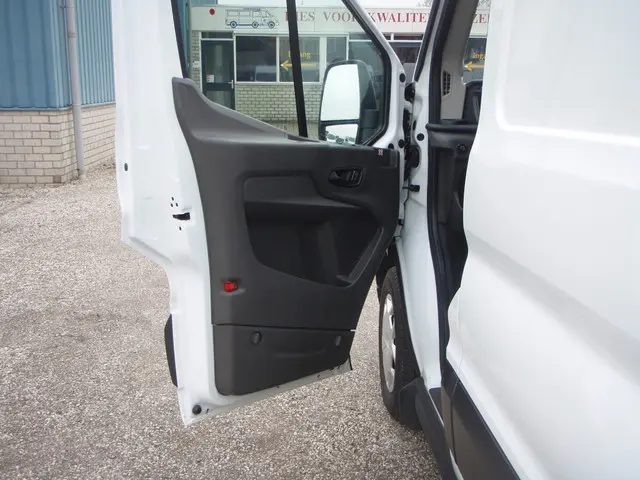 Ford Transit L2H2 122887km Trend bj 21 2021 Diesel 10