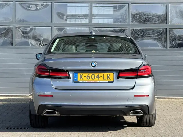 BMW 5 Serie 520i HIGH EXECUTIVE EDITION 2021 Benzine 12