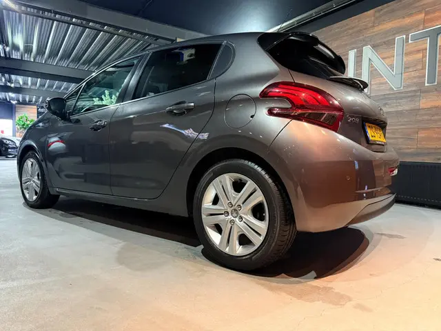 Peugeot 208 1.2 PureTech | Signature |NAP | 2019 Benzine 28