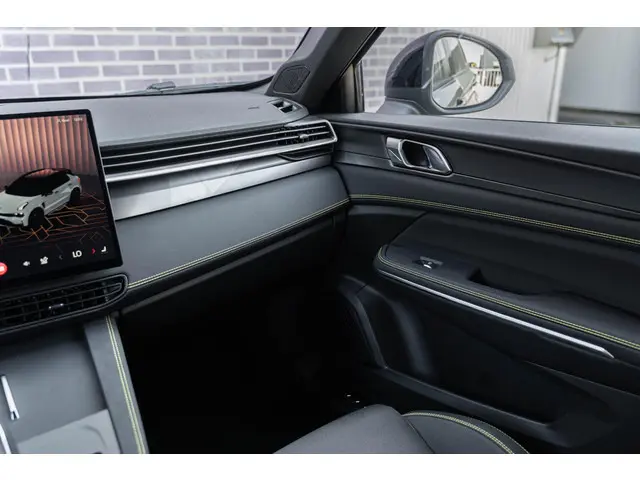 Lynk & Co 01 1.5 Core Plug-in Hybrid 2025 Hybride Benzine 29