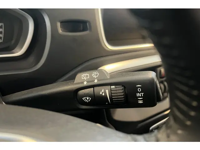 Volvo V40 T2 Polar+ Automaat 2019 Benzine 30