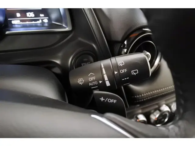 Mazda 2 1.5 90pk Automaat Sportsline 2019 Benzine 18