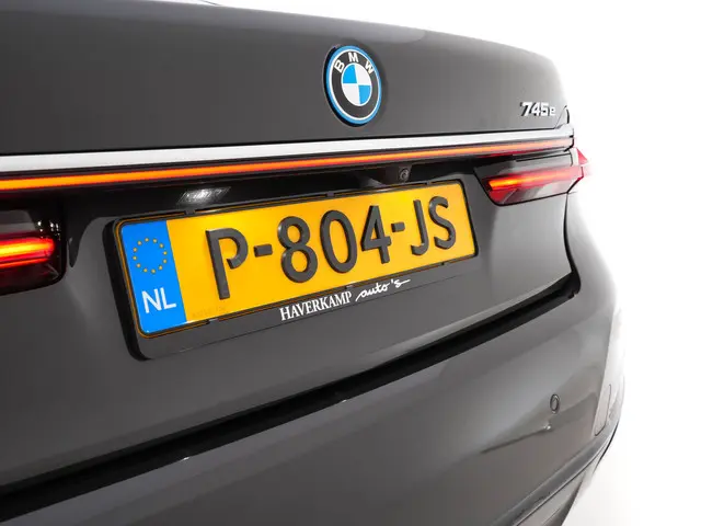 BMW 7 Serie 745e High Executive 2022 Hybride Benzine 33