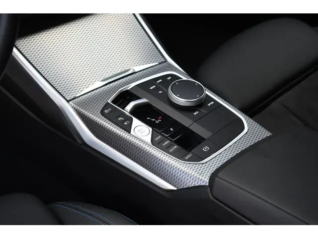 BMW 3 Serie Touring 330e M-Sport 2023 Hybride Benzine 69