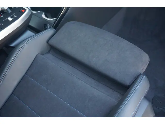 BMW X1 xDrive25e 2025 Hybride Benzine 11