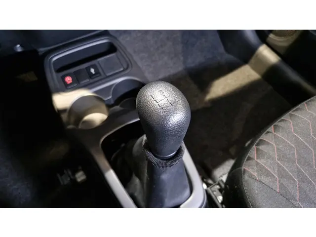 Mitsubishi Space Star 1.2 Connect+ 2024 Benzine 13