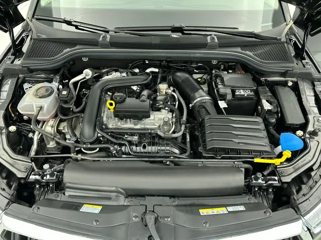 Škoda Kamiq 1.0 TSI Business Edition DSG 2025 Benzine 29