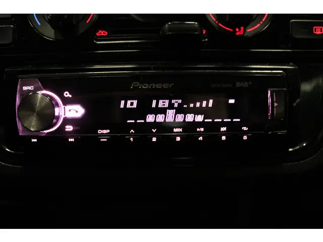 Volkswagen up! 1.0 groove up! BlueMotion 2014 Benzine 10