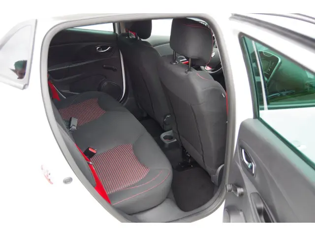 Renault Clio 1.6 R.S. /Uniek/Dealer onderhouden/ 2015 Benzine 19