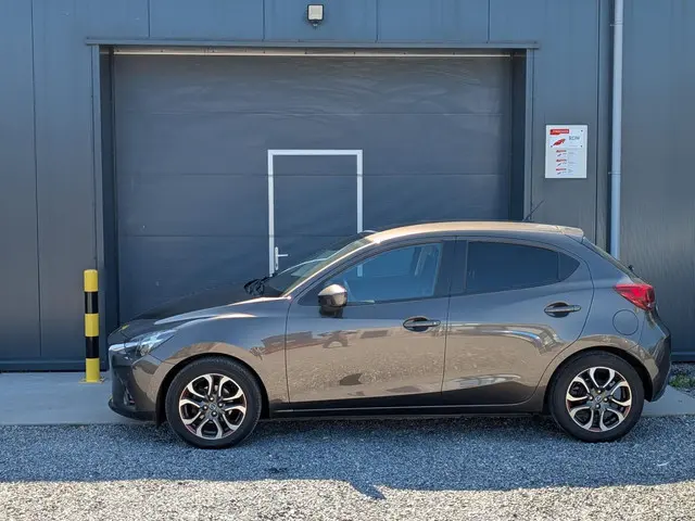 Mazda 2 2