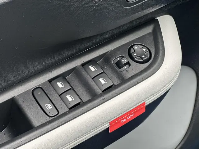 Citroën C3 1.2 Hybrid 110pk Max 2025 Hybride Benzine 23