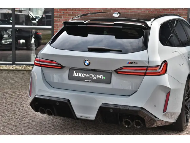 BMW M5 Touring 2025 Hybride Benzine 76