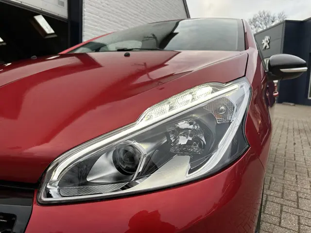Peugeot 208 1.2 Turbo 110 PK GT-Line 2019 Benzine 35