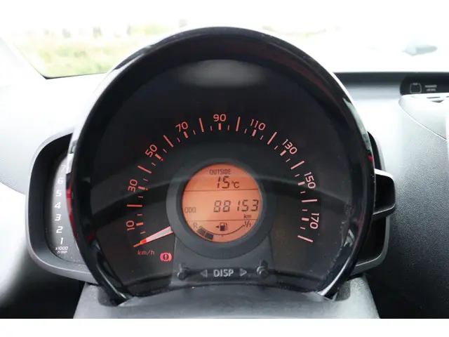 Toyota Aygo 1.0 VVT-i x-nav, 2018 Benzine 21