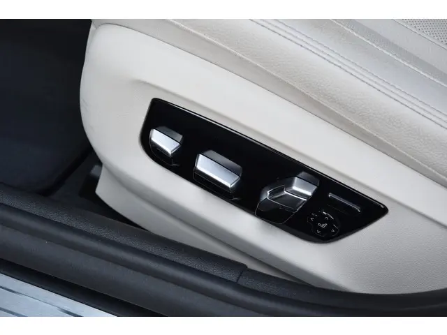 BMW 5 Serie Touring 520i High Executive 2017 Benzine 11