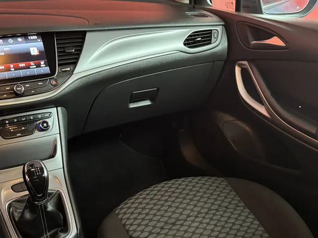 Opel Astra 1.4 Online Edition 2017 Benzine 49