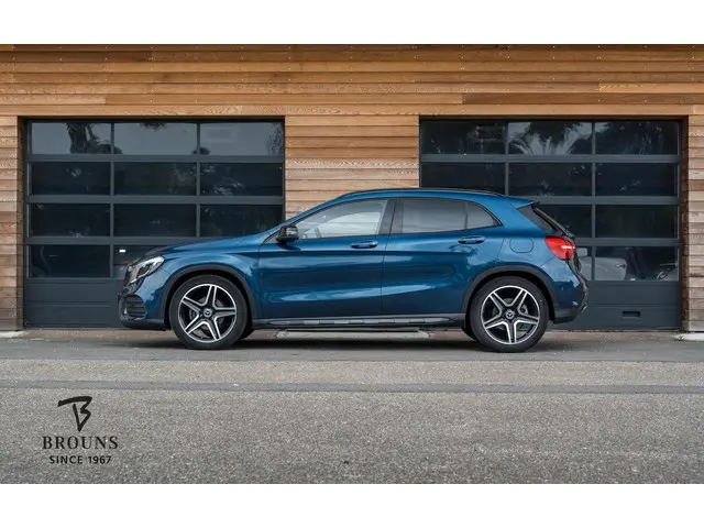 Mercedes-Benz GLA 2