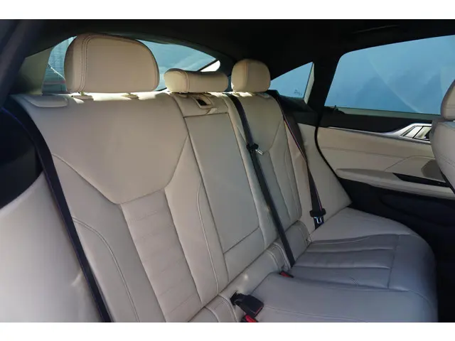 BMW i4 M50 2023 Elektrisch 10