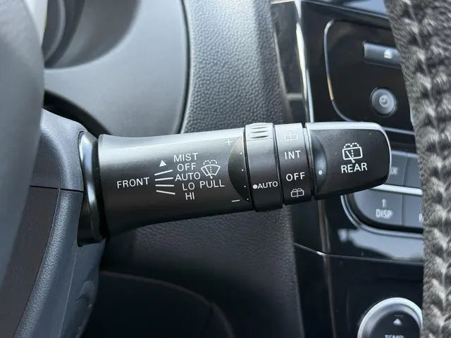 Mitsubishi Space Star 1.0 Intense 2013 Benzine 17