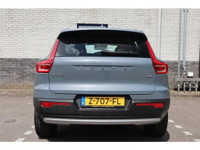 Volvo XC40 2.0 B4 Momentum Business 2022 Benzine 7
