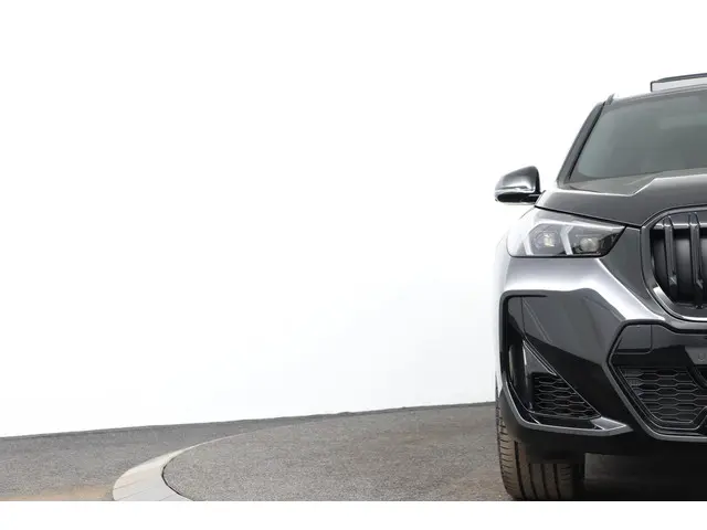 BMW X1 xDrive23i 2026 Benzine 27