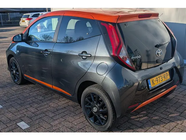 Toyota Aygo 1.0 VVT-i x-JBL 2021 Benzine 3